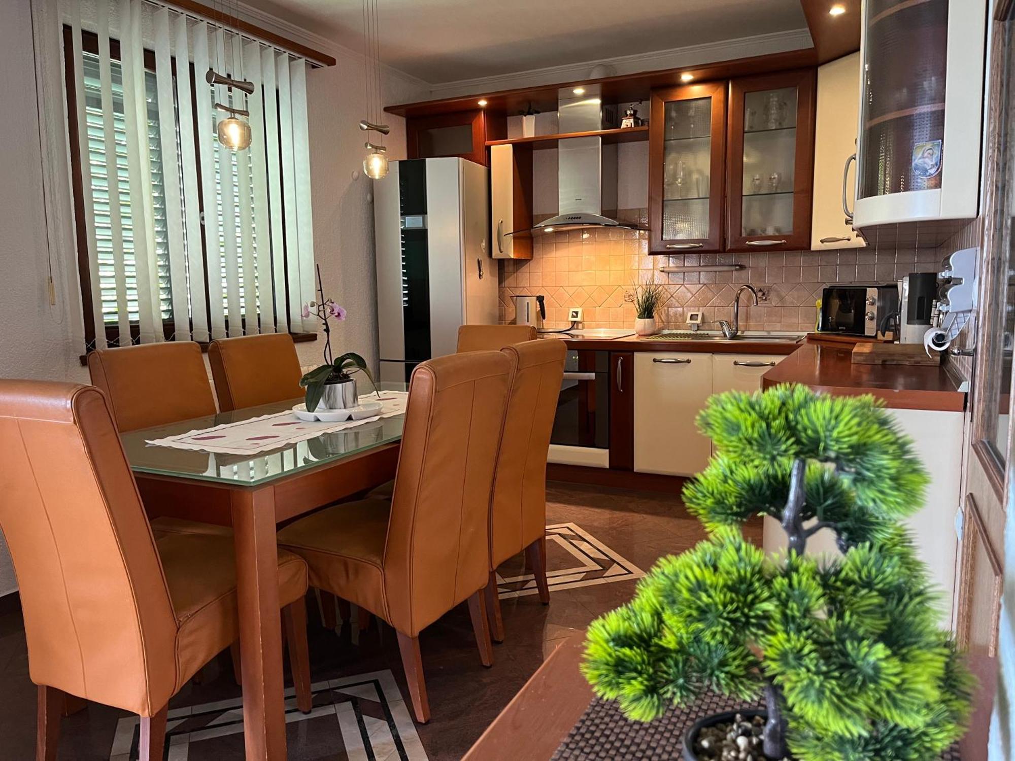 Apartman Adrijan ซูโกชัน ภายนอก รูปภาพ
