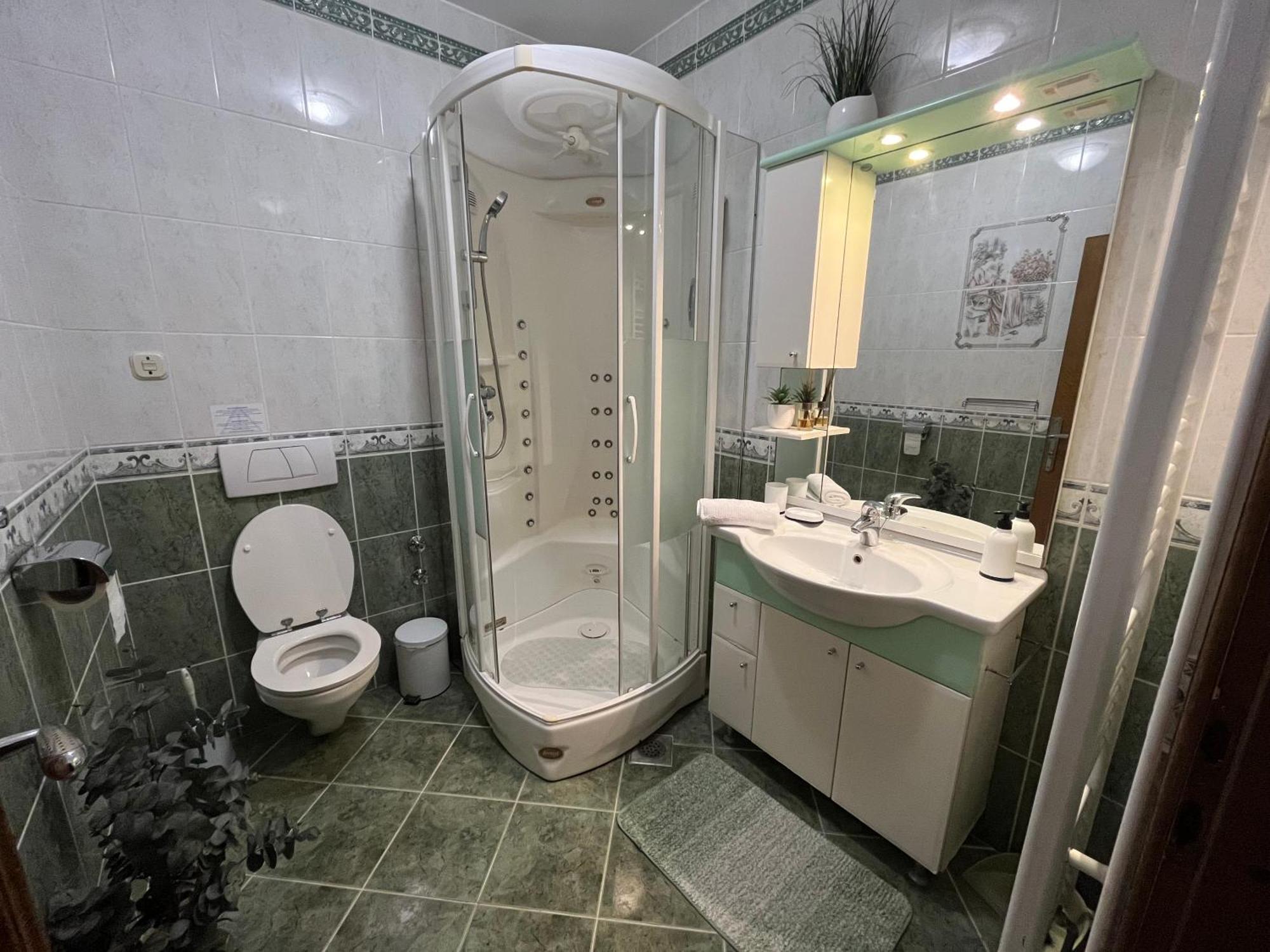 Apartman Adrijan ซูโกชัน ภายนอก รูปภาพ